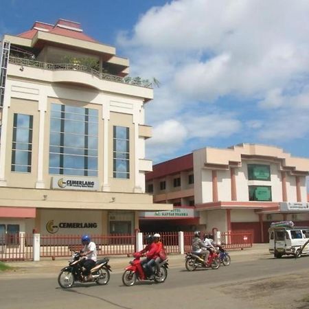 Hotel Kapuas Dharma Понтианак Экстерьер фото
