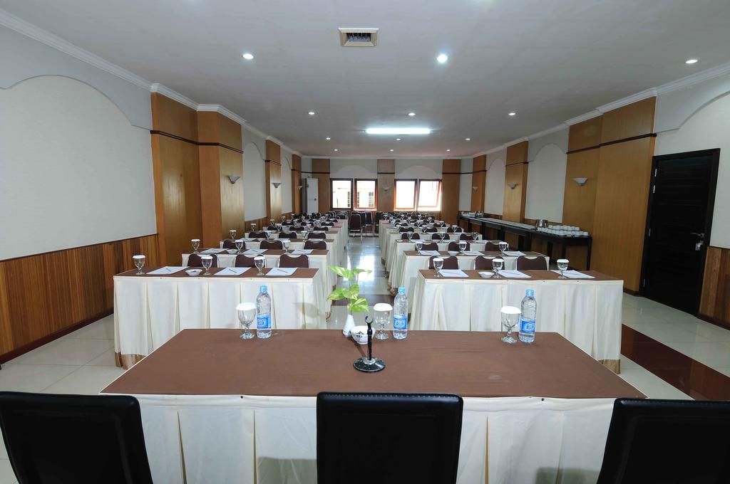 Hotel Kapuas Dharma Понтианак Экстерьер фото