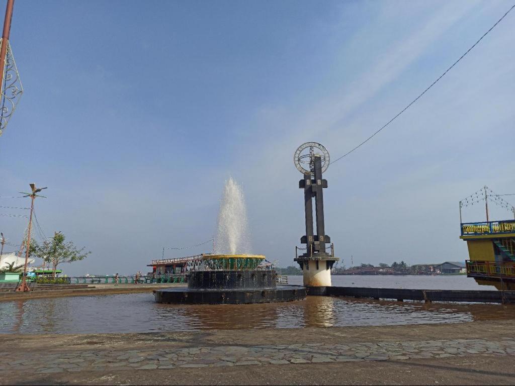 Hotel Kapuas Dharma Понтианак Экстерьер фото