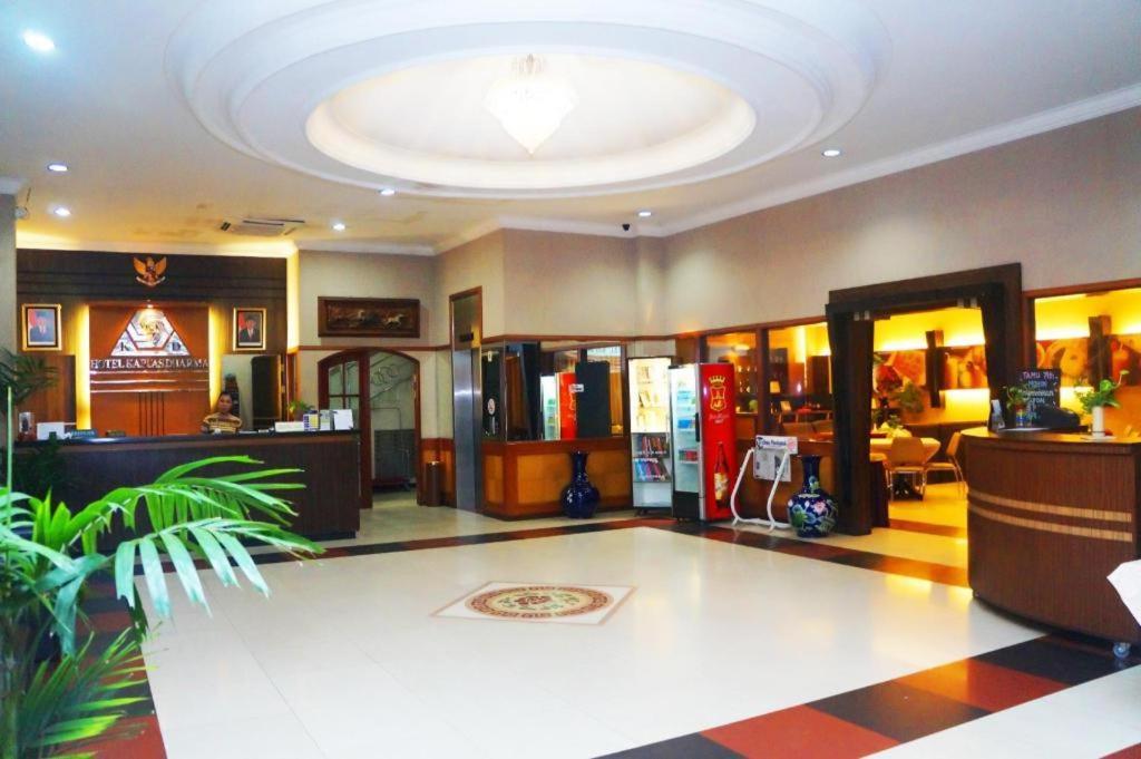 Hotel Kapuas Dharma Понтианак Экстерьер фото