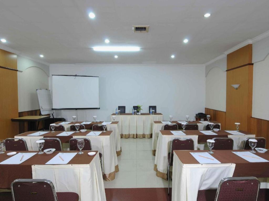 Hotel Kapuas Dharma Понтианак Экстерьер фото